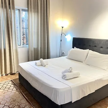 Hotel Myslym Shyri 3*