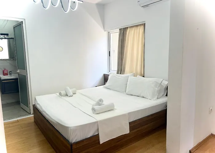 酒店 Myslym Shyri 3*