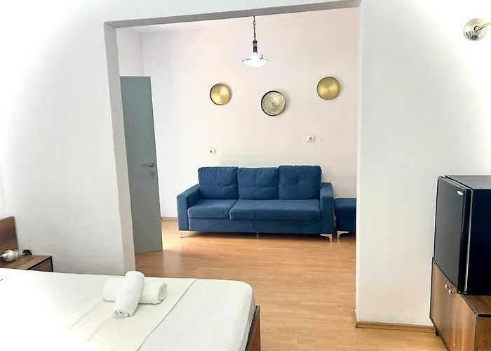 酒店 Myslym Shyri 3*