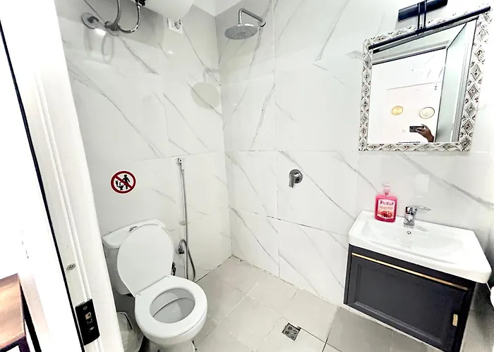 Myslym Shyri 酒店 地拉那