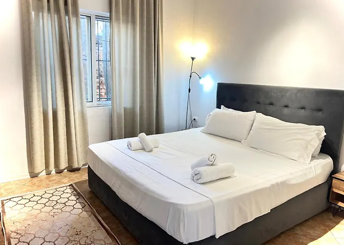 酒店 Myslym Shyri 3*