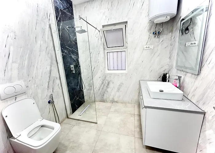 Myslym Shyri 酒店 3*